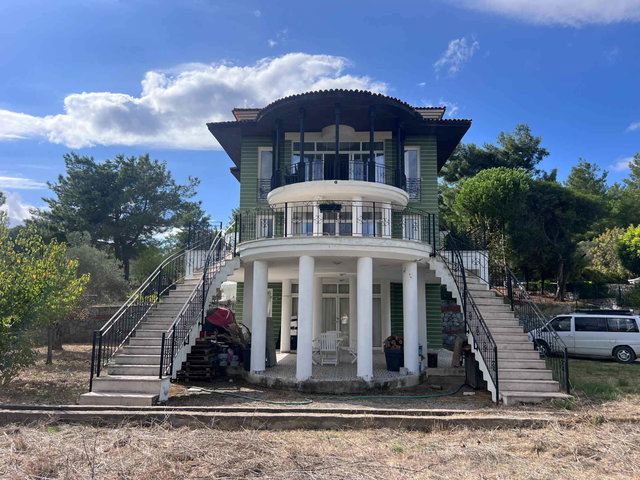 URLA KUŞÇULARDA 2483 M² ARSA PAYINA SAHIP, 400 M² 6+2 MÜSTAKIL