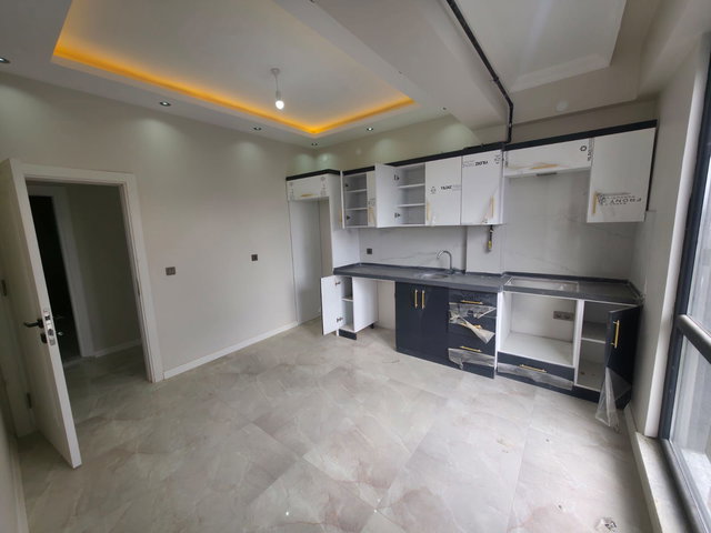 BAŞİSKELE YEŞİLYURT'TA,4+1 BAHÇE KATI, SÜPER LÜKS SIFIR DAİRE