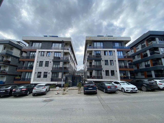 ÜSKÜDAR BARBAROS MAHALLESİNDE BUTİK SİTE İÇERİSİNDE 3+1 KİRALIK