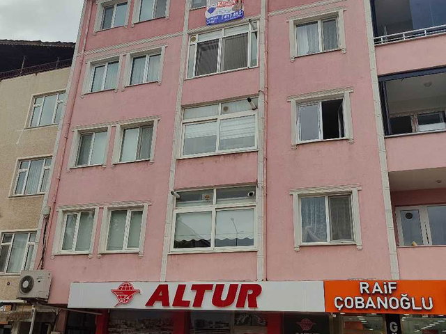 *** DEVLET HASTANESİ KARŞISINDA , GENİŞ KULLANIMLI 2+1 ***