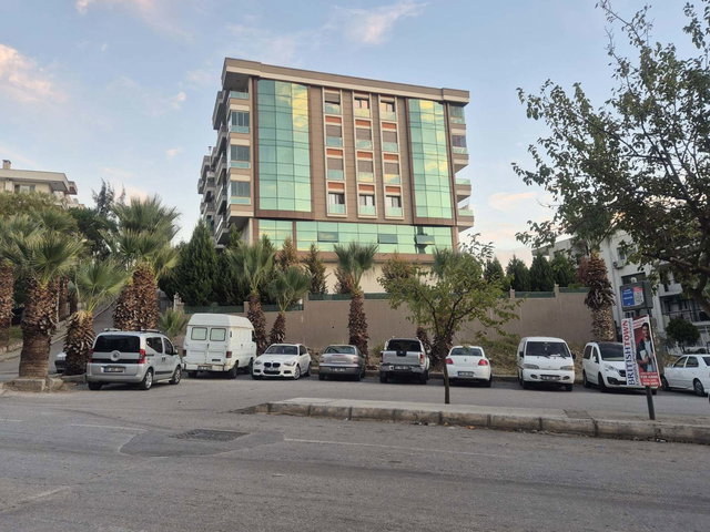 KARABAĞLAR'DA SİTE İÇİNDE LÜKS 176M2 , 3+1 SATILIK DAİRE