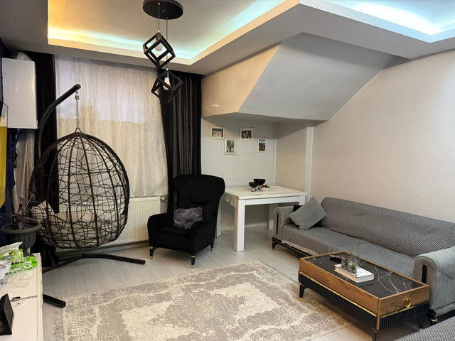 KAPTANPAŞA MAHALLESİ 8 YILLIK BİNADA ŞIK BODRUM KATI