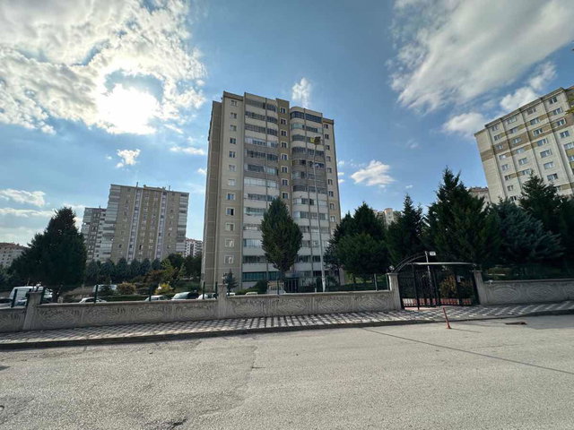 ERYAMAN YAVUZ SELİM MAHALLESİNDE SİTE İÇİ KİLERLİ SATILIK DAİRE