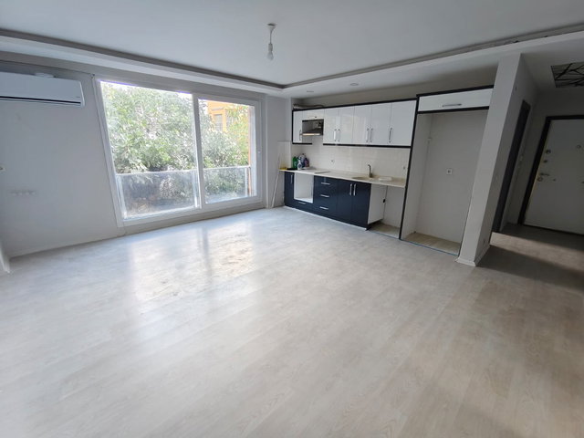 KUŞADASI MERKEZDE KİRALIK 2+1 BOŞ DAİRE YENİ KLİMA VE TERMOSİFON