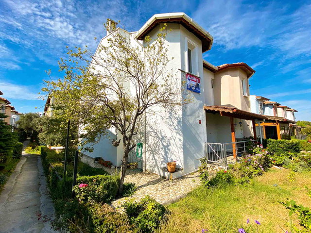 KÜÇÜKKÖY SARIMSAKLI'DA DENİZE YAKIN 3+1 SATILIK İKİZ VİLLA