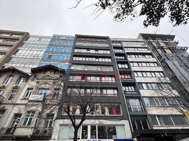 RE/MAX PRO GÖKHAN'DAN OSMANBEY METRO YANINDA FIRSAT 5+1 DAİRE