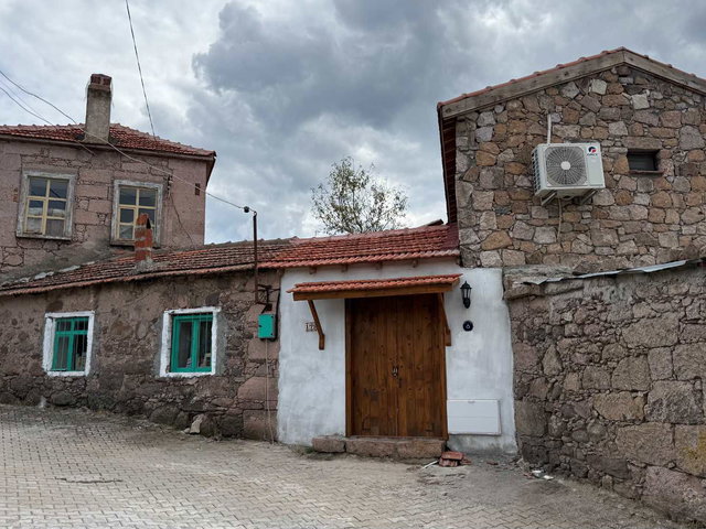 AYVACIK TAMIŞ'TA AVLULU EŞYALI SATILIK MÜSTAKİL EV