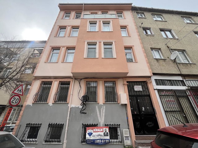 KOCAMUSTAFAPAŞA MAH.CERAHPAŞA BAHÇE KULLANIMLI KİRALIK 2+1 DAİRE