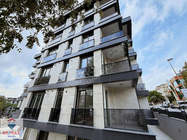REMAX MASA'DAN ALTUNİZADE AY KONAKLARINDA 2+1 SATILIK DAİRE