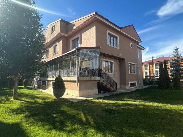 RE/MAX LACİVERT'TEN DADAŞKENT'TE SATILIK 5+1 VİLLA