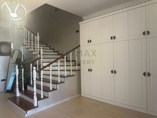 RE/MAX LACİVERT'TEN DADAŞKENT'TE SATILIK 5+1 VİLLA