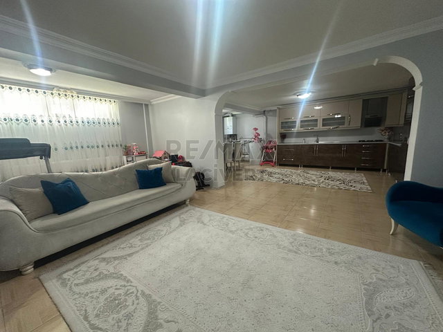RE/MAX LACİVERT'TEN DADAŞKENT'TE SATILIK 5+1 VİLLA