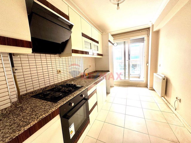 KARŞIYAKA ÖRNEKKÖY MAHALLESİNDE  2+1 KİRALIK DAİRE