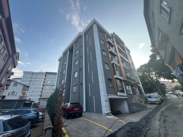 TUZLA AYDINLI MERKEZDE ARA KAT SATILIK 3+1 DAİRE