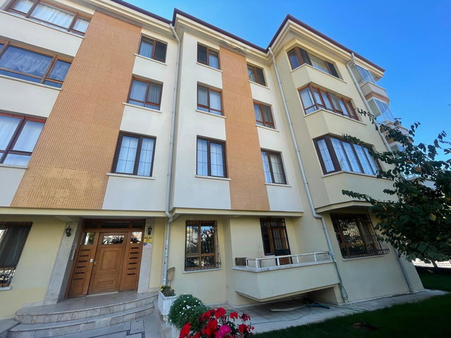 HİLAL MAHALLESİ 723 SOKAK'TA KÖŞE BAŞI ÖN CEPHE YÜKSEK GİRİŞ 3+1