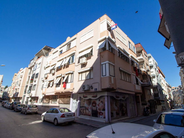 İZMIR KONAK GÜZELYALI’DA SATILIK 4+1 DAIRE – EBEVEYN BANYOLU, FERAH, TAŞINMAYA HAZIR