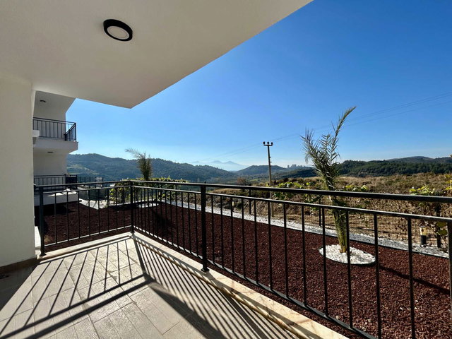 KUŞADASI EŞİN VADİ SİTESİNDE DOĞA İÇİNDE SATILIK 1+1 DAİRE