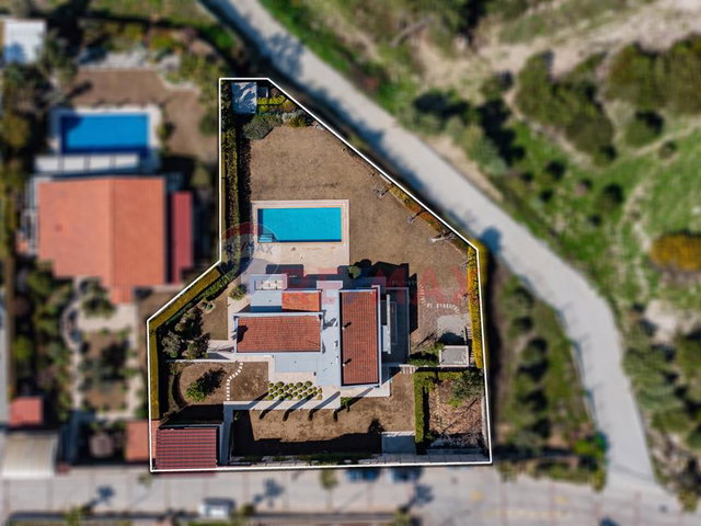 URLA KEKLİKTEPE SEFAKÖY CAD. SİTE İÇİNDE SATILIK MÜSTAKİL VİLLA