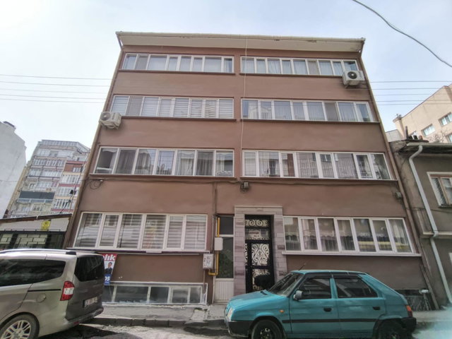 RE/MAX MOD'DAN HAMAMYOLU ARKA SOKAĞINDA BAHÇELİ 2+1KİRALIK DAİRE