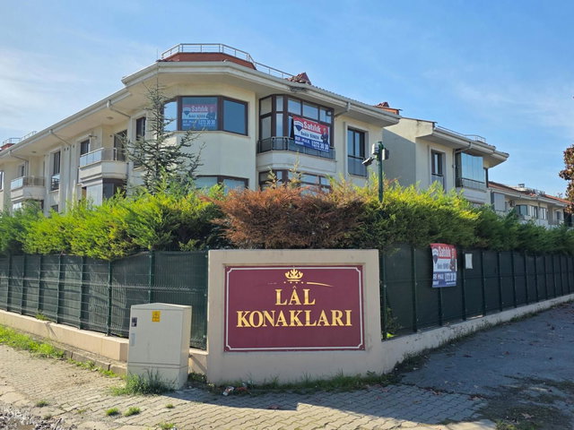 MUHTEŞEM LOKASYON LAL KONAKLARINDA GENİŞ 4+1 DAİRE