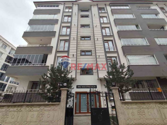 REMAX İLKE'DEN YILDIZKENTE 3+1 SATILIK LÜKS DAİRE