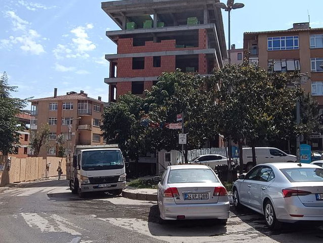 EMİRHAN CADDESİ YENİ BİNA 1+1 LÜKS DAİRE