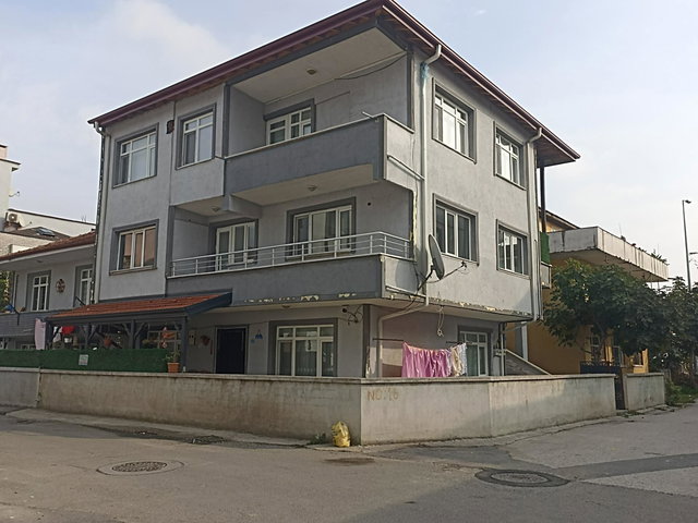 SERDİVAN' DA YENİLENMİŞ, OTURUMA  HAZIR  İSKANLI DAİRE!