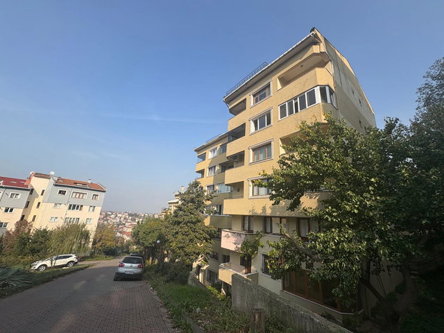 REMAX ASHILL ÜSKÜDAR KIRAZLITEPE DE ÖZYUVA SITESI SATILIK 3+1