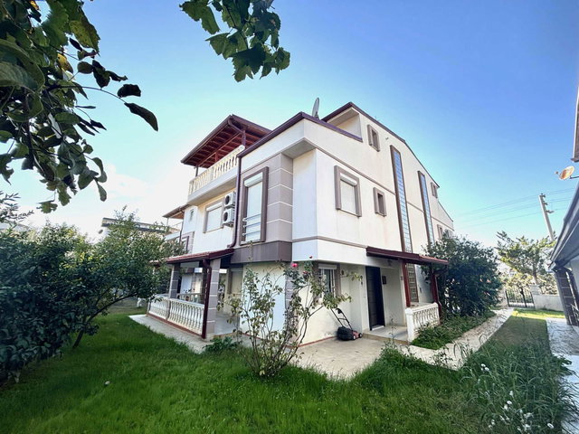 REMAX YELKEN'DEN GÜMÜLDÜR İNÖNÜ  MAH. DENİZE 200M MESAFEDE, SİTE İÇİ VİLLA