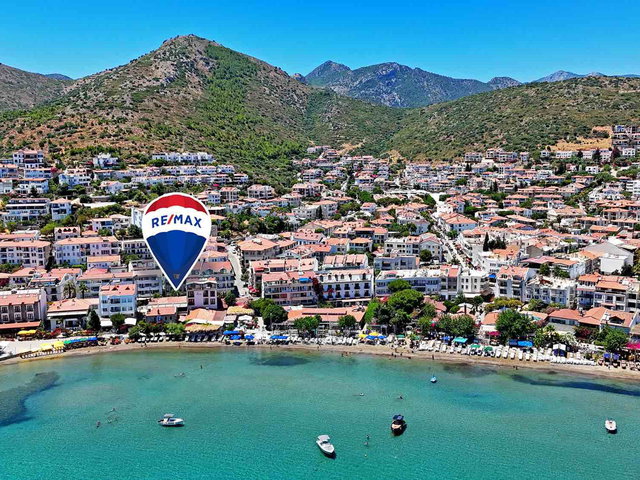 DATÇA MERKEZDE CADDE CEPHELI 3+1 FERAH DAIRE - KUMLUK PLAJINA 140 METRE!