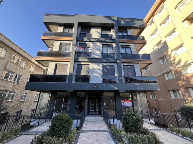 REMAX ASHİLL BOSNA BULVARINDA METROYA YAKIN SATILIK 1+1