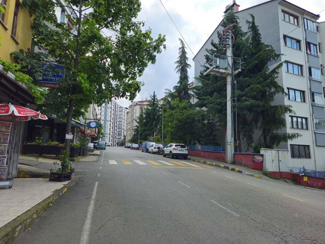 REMAX MEYDAN'DAN YEŞİLTEPE'DE TANJANTA YAKIN TEMİZ VE ARAKAT 2+1