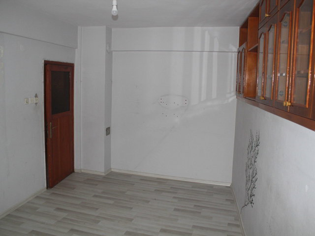 REMAX MEYDAN'DAN YEŞİLTEPE'DE TANJANTA YAKIN TEMİZ VE ARAKAT 2+1