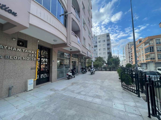 REMAX MODEL DEN BUCA YILDIZ MAH ALINTERI SITESINDE 3+1  DOĞALGAZLI