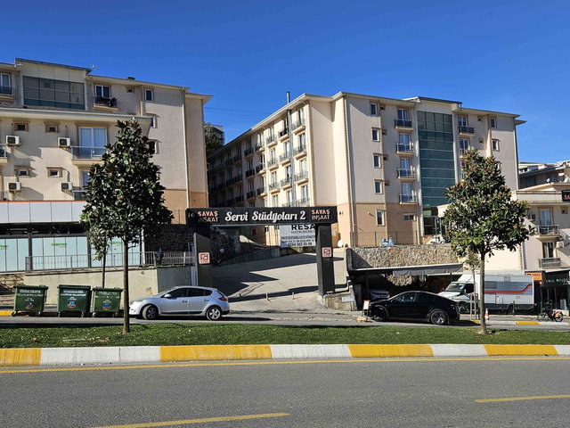 REMAX HÜR KÜBRA KOLAÇ'TAN SİTE İÇİ KİRACILI EŞYALI SATILIK 1+0 DAİRE
