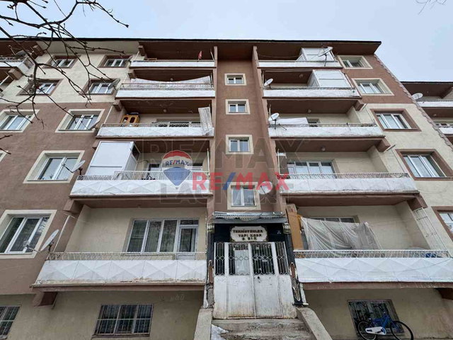 RE/MAX LACİVERT'TEN YENİŞEHİRDE SATILIK 3+1  BODRUM KAT