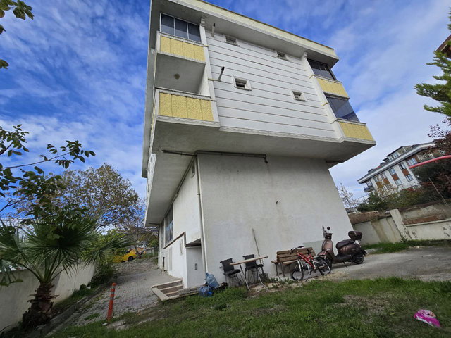 REMAX MAHAL'DEN BEYLİKDÜZÜ KAVAKLI MAHALLESİ'NDE ŞIK 2+1 DAİRE