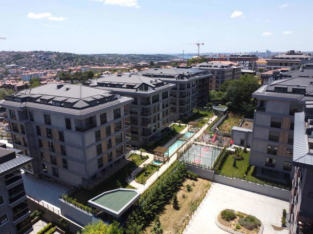 ÜSKÜDAR ÇENGELKÖY VERA SİTESİNDE 3+1 BAHÇELI LÜKS DAIRE