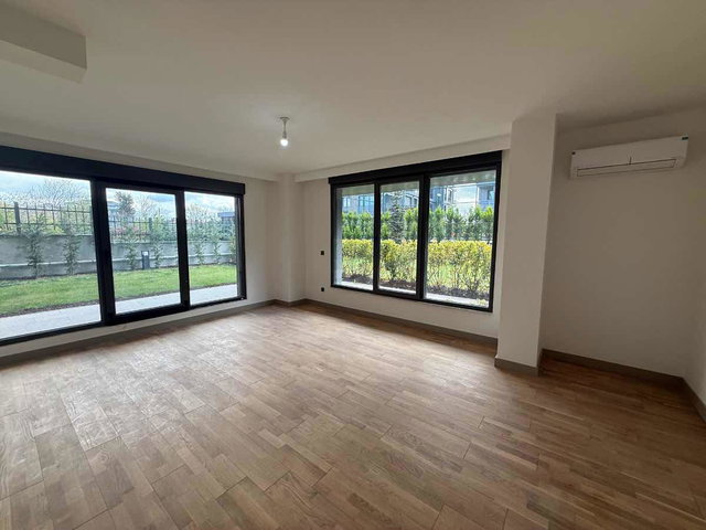 ÜSKÜDAR ÇENGELKÖY VERA SİTESİNDE 3+1 BAHÇELI LÜKS DAIRE