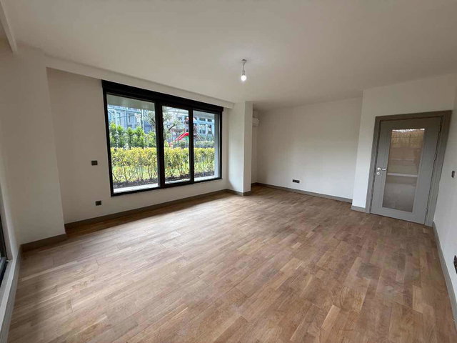 ÜSKÜDAR ÇENGELKÖY VERA SİTESİNDE 3+1 BAHÇELI LÜKS DAIRE