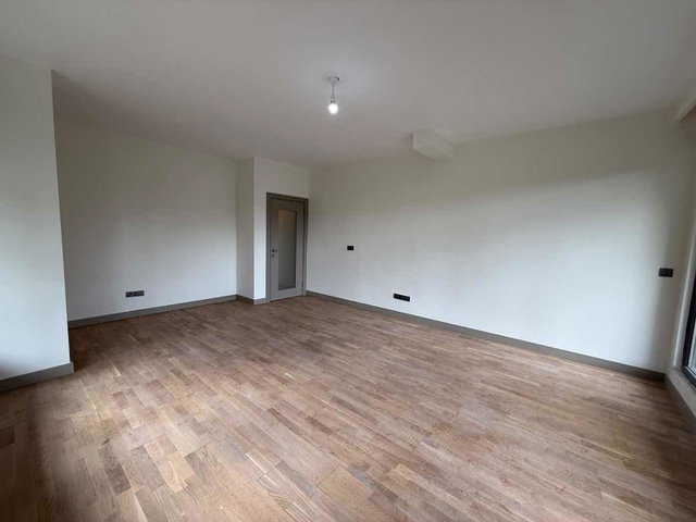 ÜSKÜDAR ÇENGELKÖY VERA SİTESİNDE 3+1 BAHÇELI LÜKS DAIRE