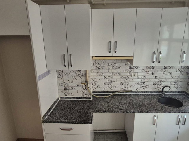 ÇAYIROVA MAHALLESİN'DE FATİH CADDESİNİN HEMEN YALI BAŞINDA SATILIK 2+1 DAİRE