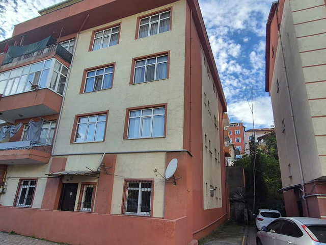 ÇAYIROVA MAHALLESİN'DE FATİH CADDESİNİN HEMEN YALI BAŞINDA SATILIK 2+1 DAİRE