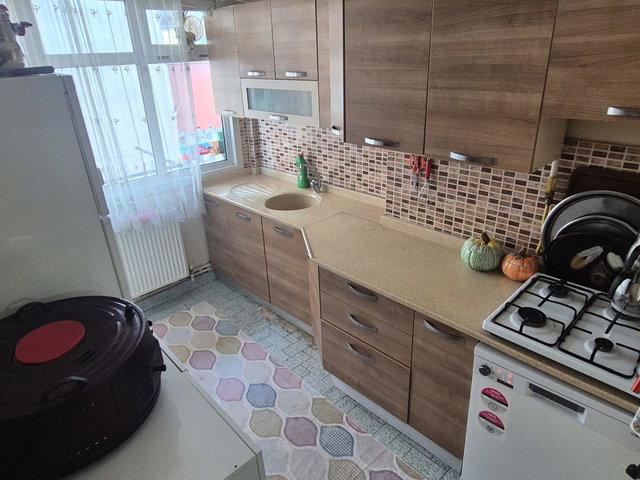 ÇAYIROVA MAHALLESİN'DE FATİH CADDESİNİN HEMEN YALI BAŞINDA SATILIK 2+1 DAİRE