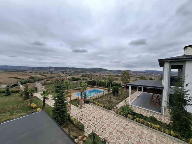 KOCAELİ DERİNCE KARAGÖLLÜ DE SATILIK BEŞ DÖNÜM ARAZİ UZERI IKI ADET DUBLEX VILLA
