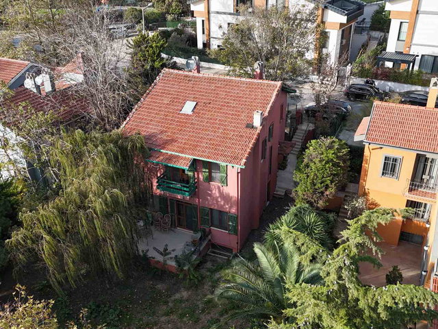 ZEKERİYAKÖY TEPE KONUMDA KAT MÜLKİYETLİ GARANTİ KOZA 4 TİPİ 6+1 MÜSTAKİL VİLLA