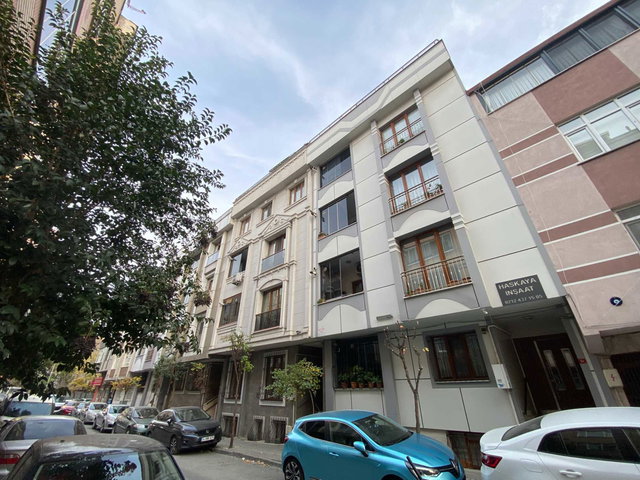 CEVATPAŞA MAHALLESİ'NDE MERKEZİ KONUMDA 3+1 GENİŞ DAİRE