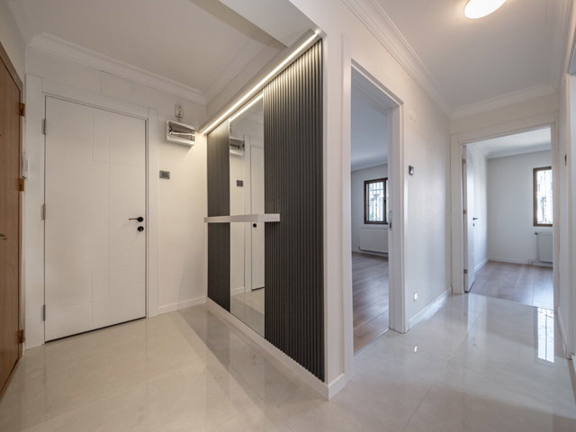 BOSTANLIDA ÖNÜ AÇIK KOMPLE TADİLATLI SATILIK 2+1 DAİRE