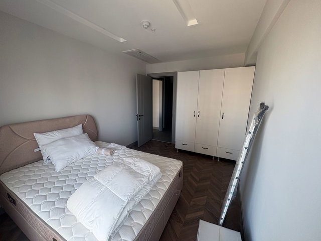 BORNOVA VIVEN VOGUE'DA SIFIR FULL EŞYALI 1+1 KIRALIK DAIRE