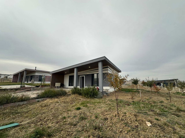 TEMELLI'DE 503 M² ARSA ALANLI, TEK KATLI MÜSTAKIL 2+1